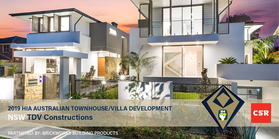 HIA_au's tweet photo. Bridging the gap between waterfront beach house and luxury penthouse, it's no surprise the Australian Townhouse / Villa Development goes to TDV Constructions (NSW)!π‘ In partnership with @BrickworksBP, thank you #HIAawards #HIAnc19 β¨ https://t.co/MrcHUp2q0S