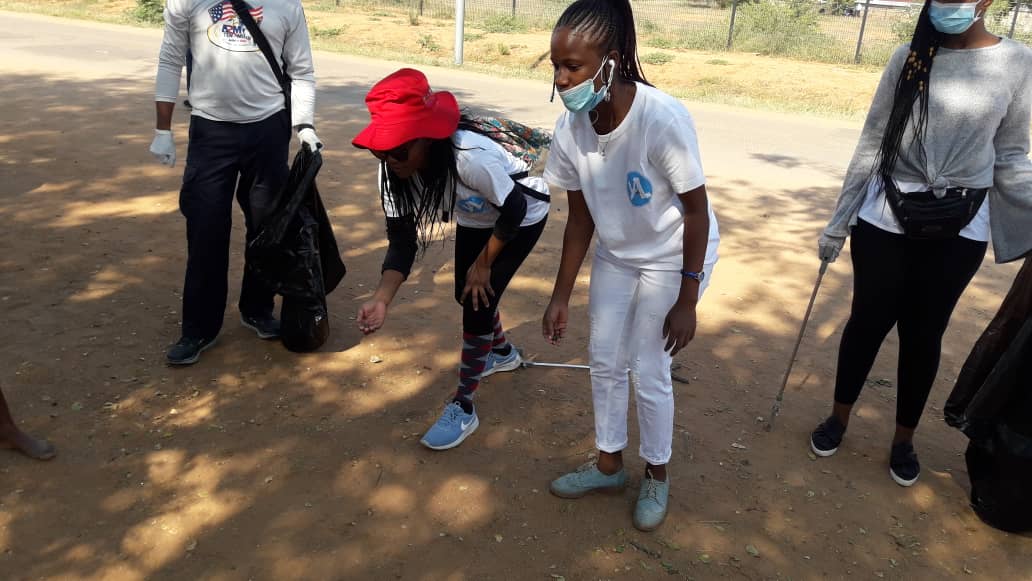 lillianmoremi's tweet photo. Shout out to #MandelaWashingtonFellowship alumni, #PrincessMarinaHospital Children's ward and #GaboroneCityCouncil. We sure had fun with youth from #WorldChangers. Change begins with us. #YouthInAction #ServantLeadership #MWFDay #YALIBWLitterTag @WashFellowship @USEmbassyBW https://t.co/qmG9tu37fM