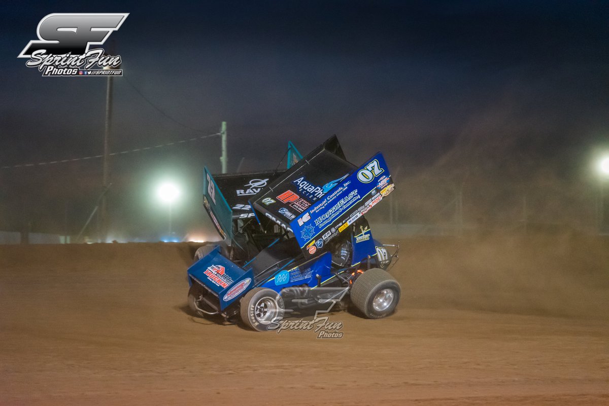 SprintFun's tweet photo. .@Spithaler22 and Gerard McIntyre tangle while battling for the last transfer spot in the @ASCoC B-Main https://t.co/OyLmsdbc0q