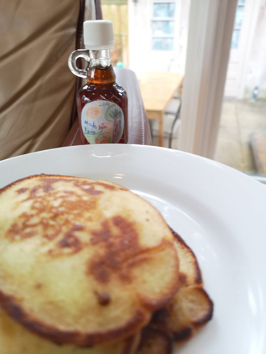 andrewcoppolino's tweet photo. You may not be able to read the lovely artistic label she made, but this #MapleSyrup is "Made by Kate,"  my eight-year-old (?) neighbour. She gives me some each year. Thanks Kate! @ANABoard1 #GoodNeighbours https://t.co/wRHww8w0dV