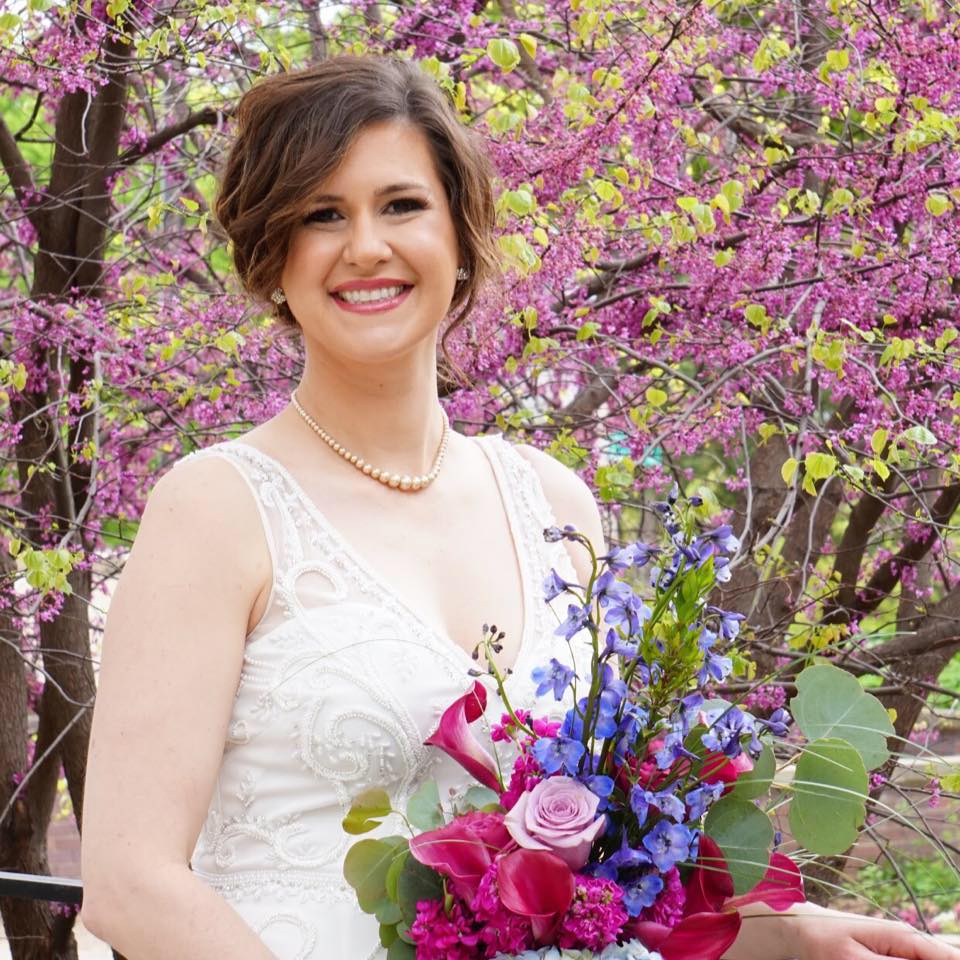 Makeupgirl28's tweet photo. 5/11/19 my stunning co-worker got married and I was honored to help her get ready for her special day. 
💄💆by me
📷@lakehatadventures   
👰@rebecca_I_weber https://t.co/ZcfSjWMeYW