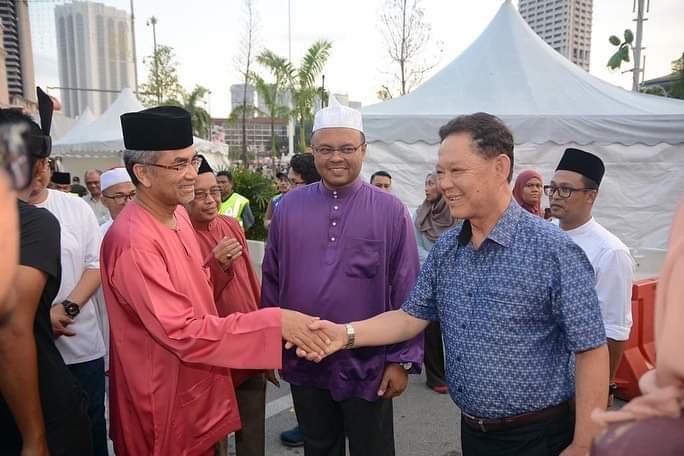 TourismMalaysia's tweet photo. Iftar Perdana @ KL yang berlangsung di Dataran Merdeka sebentar tadi. Esok hari terakhir IFTAR@KL. Jumpa disana😍
#MalaysiaTrulyAsia #VisitMalaysia2020 #VM2020 #iftarkl https://t.co/eOxK3guNRa