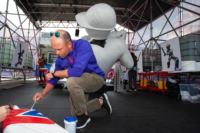VisitBristol's tweet photo. Head down to Millennium Square 10am-5pm Sat-Mon and TAKE PART IN GIANT ART! We're helping @Trotty and @cricketworldcup create a giant 4-metre tall sculpture of a cricketer and inviting all fans to come and help paint their favourite team's flags. #CWC19Bristol #CWC19 #GiantArt https://t.co/vjR4QqU2Mf