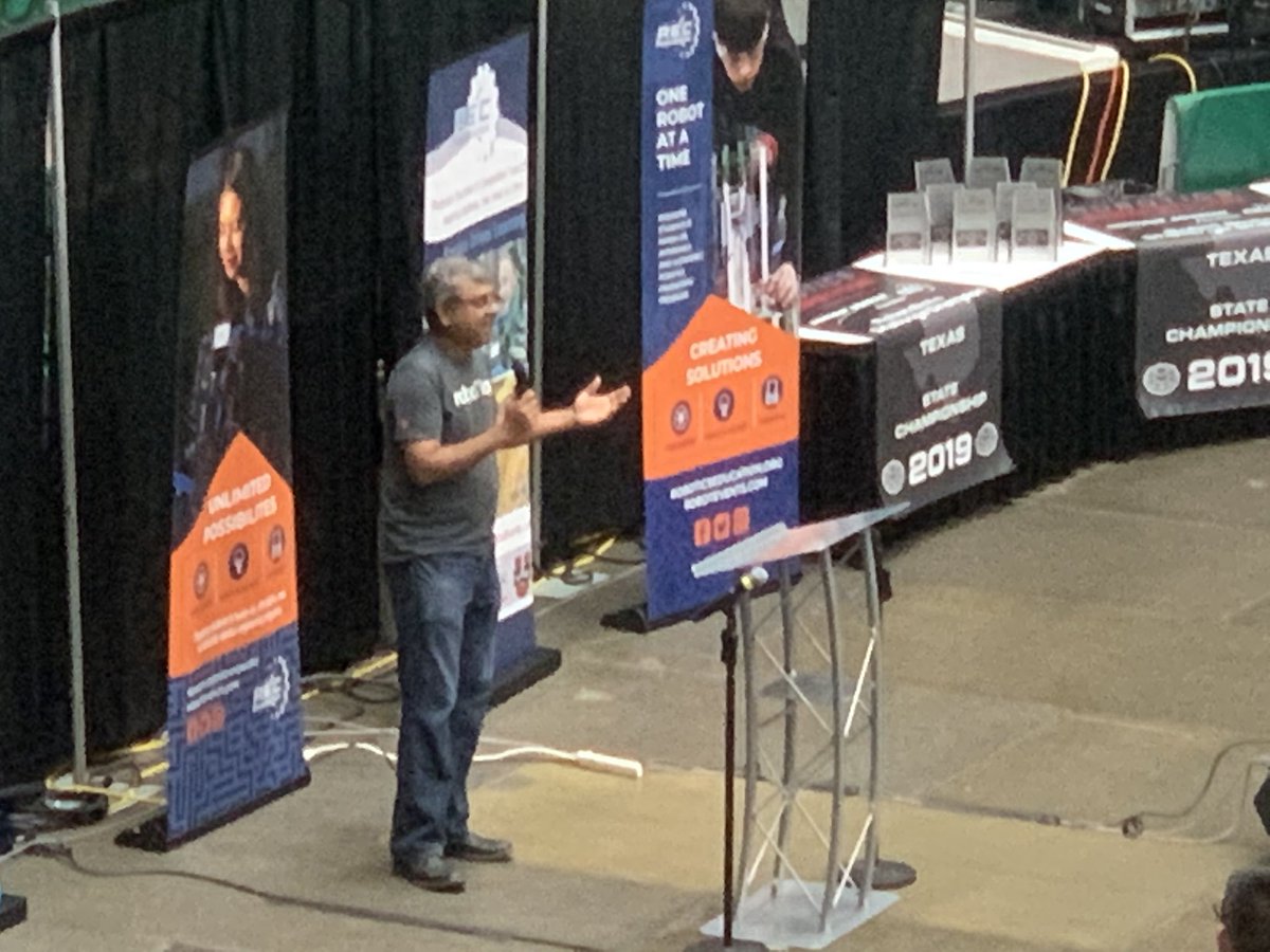 DrRamonaMorin's tweet photo. Thank you @TXInstruments for sponsoring the First VEX State Championship 😎🤖😎🤖 @SachseRobotics @SHS_Mustangs #RunMustangsRun https://t.co/yJDIC9tMeg