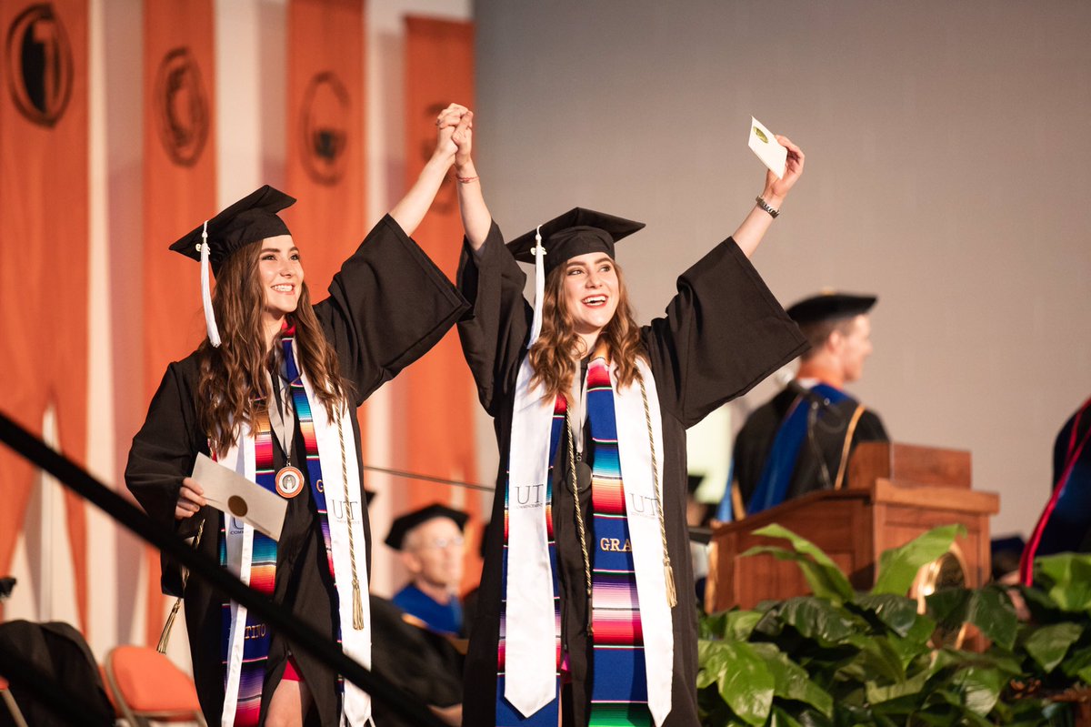 UTRecSports's tweet image. It’s another great day to celebrate #UT19! 🎓

🤘We look forward to welcoming @LiberalArtsUT Economics, @UTexasMPA, @UTexasLaw grads and everyone celebrating with them at Gregory Gym today! 

#UTGrad19