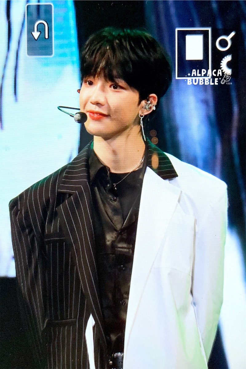 AlpacaBubble's tweet photo. 190525 preview 
Green Concert 
#LIMYOUNGMIN #임영민 #AB6IX 

토끼🐰 https://t.co/WZ5R2P6P7b