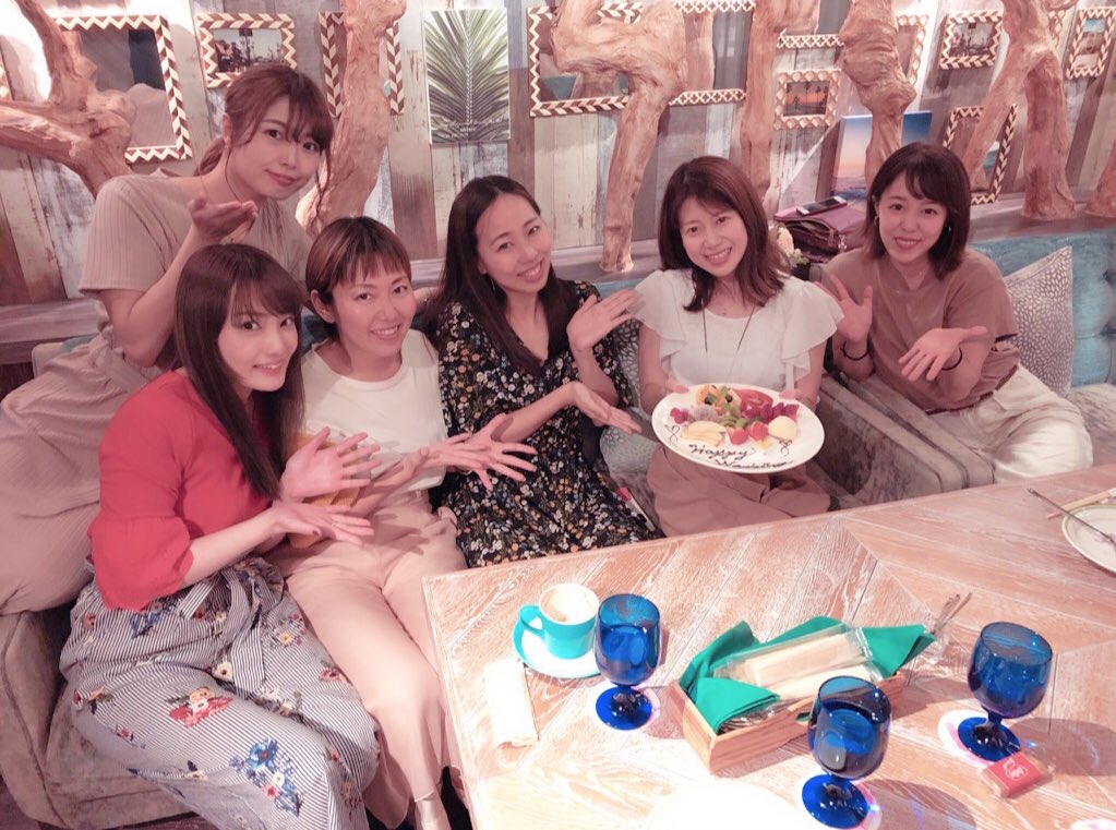 yukasupi_0206's tweet photo. Mariさんwedding😍💐✨
お祝い🥂お祝い✨
2人でご飯行く約束して、じゃーん！皆集まりました🤗

まーじで可愛かった。
幸せが伝わってきた😭✨
嬉しかった🥰❤️
末永くお幸せに…🍀✨ https://t.co/7USJW7weTn