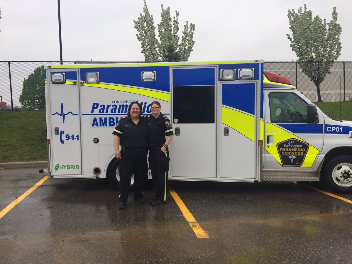 YorkParamedics's tweet photo. Come meet our paramedics Robyn & Andrea at #YRFamilyFunDay. We will be here 🌧 or ☀️ from 10-3 at 55 Orlando #richmondhill https://t.co/xd5r93huTe