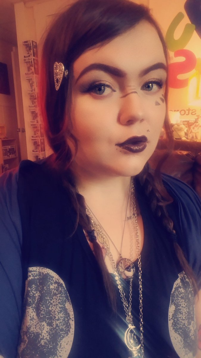 DateBit's tweet image. #LiveNow LIFE IS STRANGE 2 FULL MARATHON - ALL 3 EPISODES. twitch.tv/datebit #LifeisStrange2 trying to collect donations towards fiance's hospital bills as he had no insurance &amp;amp; was there all last week. sending gifts to everyone who donates $10 or more! &amp;amp; RAFFLES!