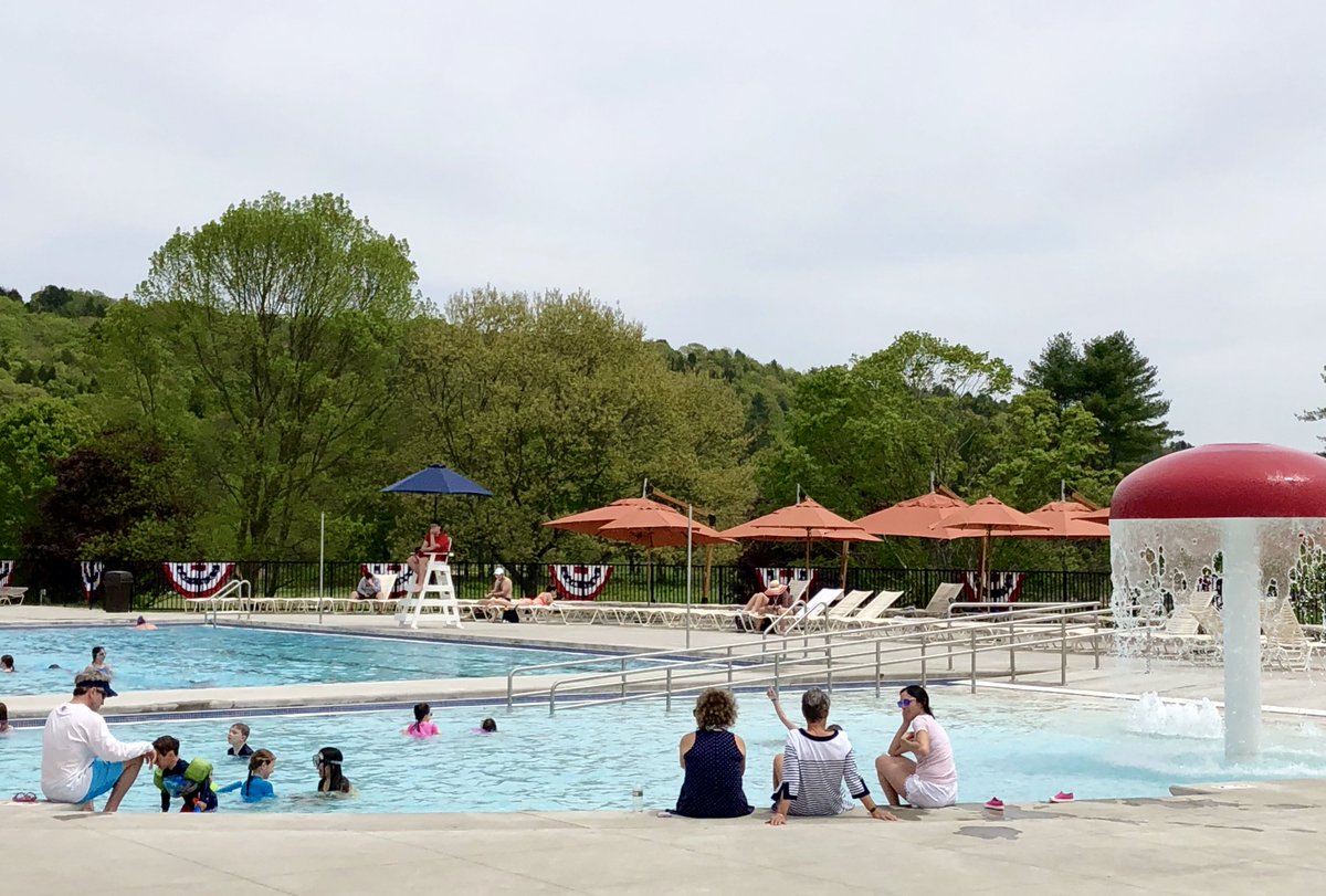 Did you get a chance to get out for the pool’s opening day?

If not, don’t fret! Join us tomorrow at our Memorial Day Weekend Pool Party, 11am-4pm. We’ll see you then!

#quecheelife #poolside