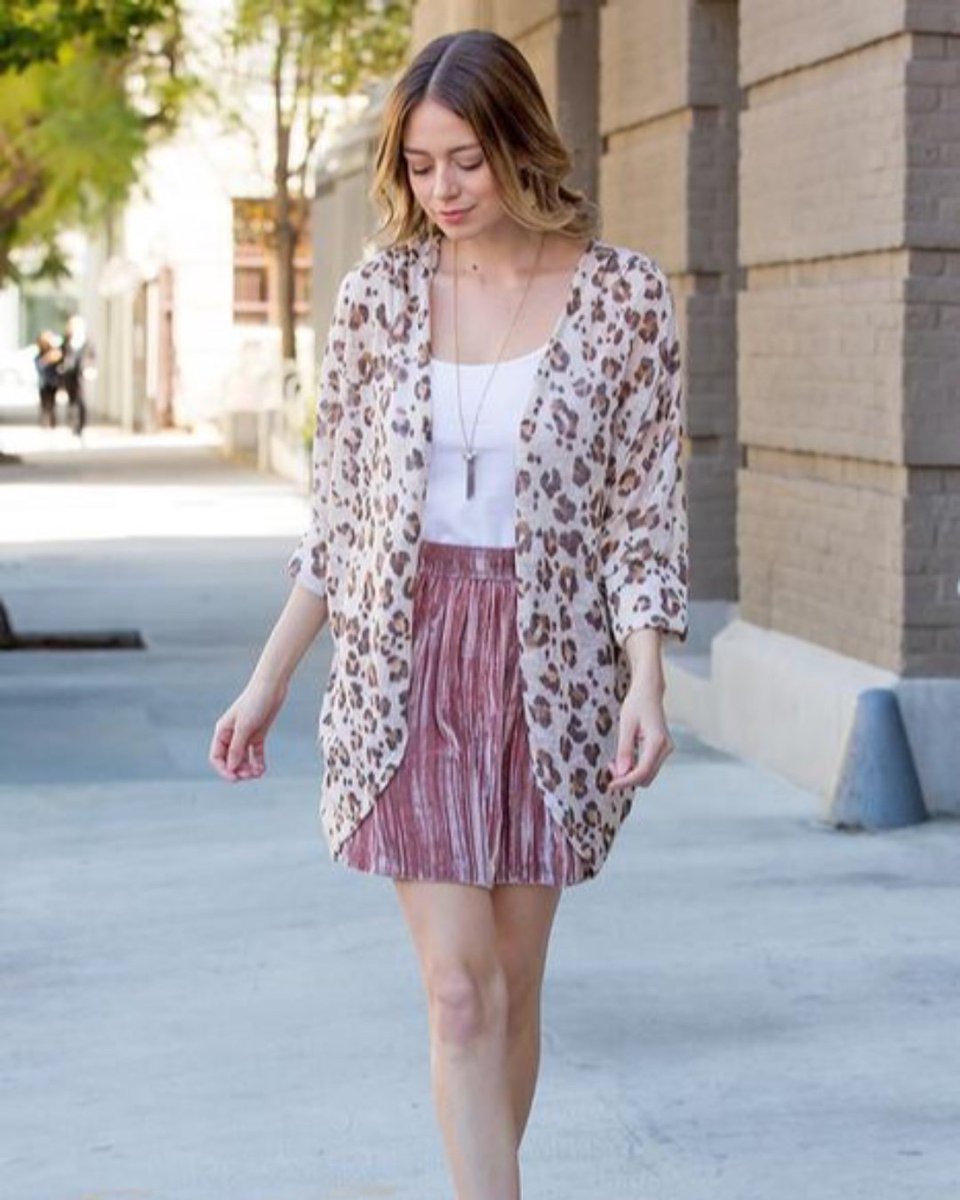 studiotostreet's tweet image. This super light-weight kimono is the perfect piece for summer nights! Use the code "MemorialDay" for 20% off EVERYTHING! Shop these and more new arrivals: ow.ly/qkql50un9SS