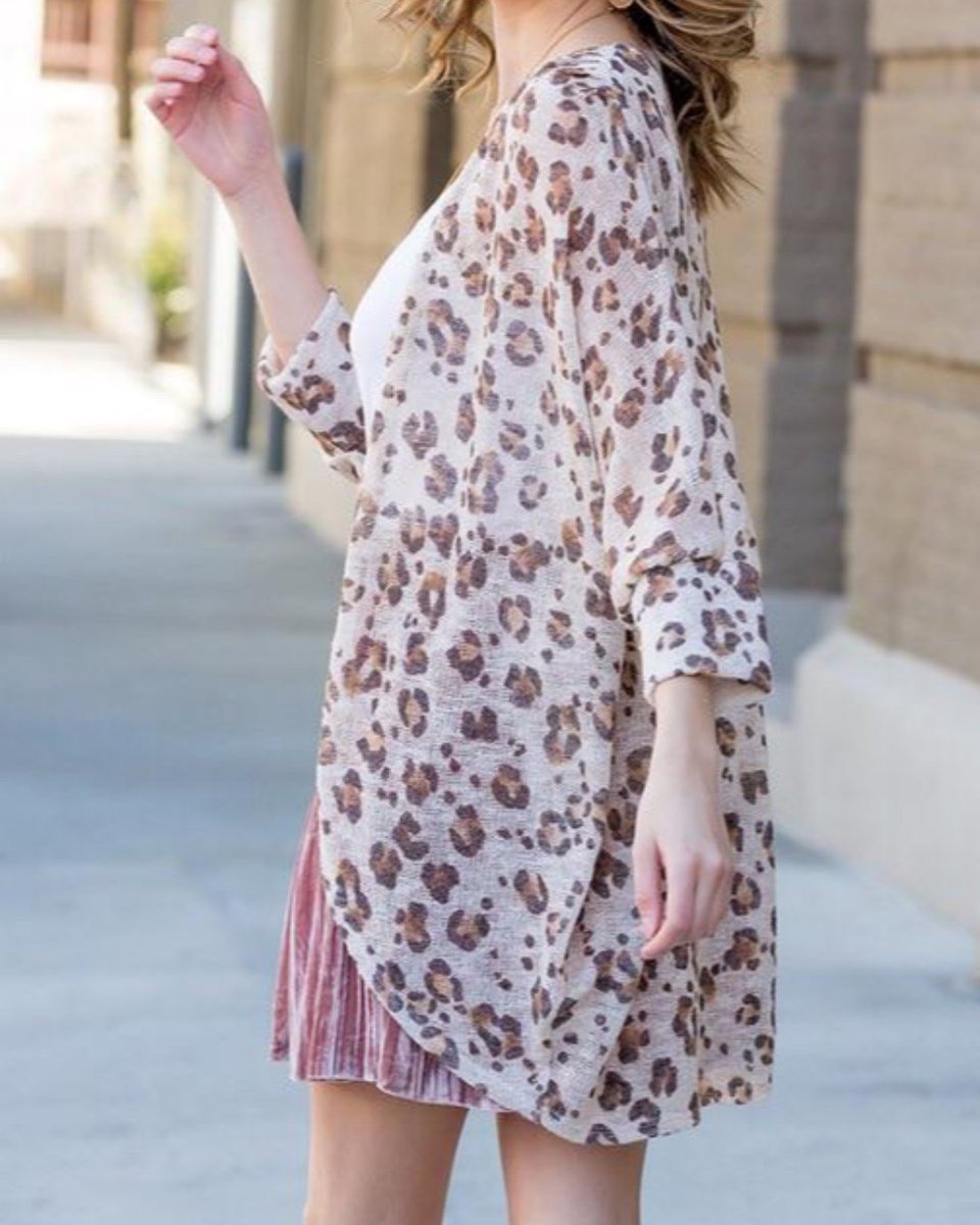 studiotostreet's tweet image. This super light-weight kimono is the perfect piece for summer nights! Use the code "MemorialDay" for 20% off EVERYTHING! Shop these and more new arrivals: ow.ly/qkql50un9SS