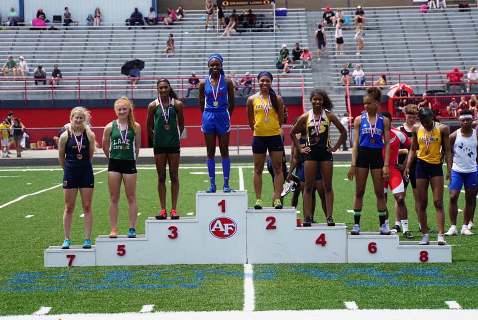 LakeTrackXC's tweet photo. Chloe Keating placed fifth in the 100m dash with a PR and new school record of 12.34, earning a bid to the state meet. She also placed seventh in the 400m dash with a season best of 59.94! https://t.co/OR7fQlPkWf