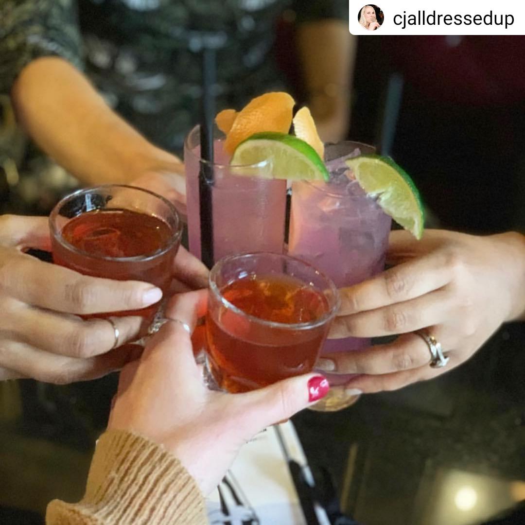 BackspaceNola's tweet photo. We'll cheers to that! #nola #bar #backspacebar  #cocktails 

📸 credit: @CJAllDressedUp via Instagram https://t.co/11GbWlzq8Y
