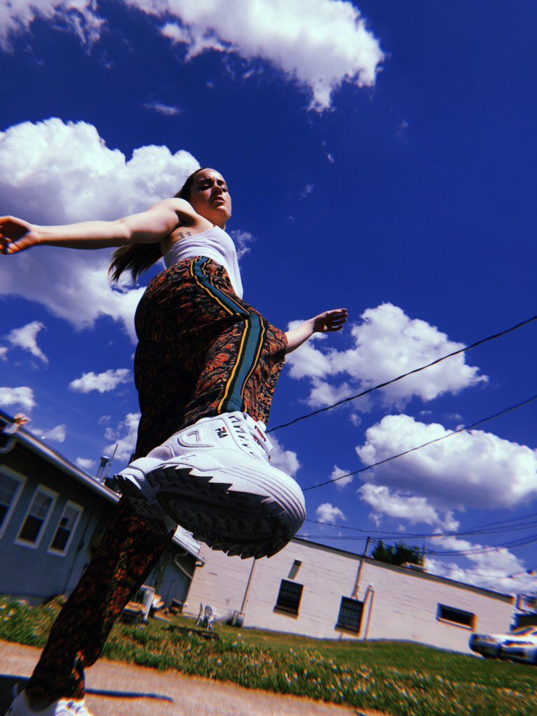 zealyn's tweet photo. Stomping into Nashville ☀️ https://t.co/tHAwGXJnJe