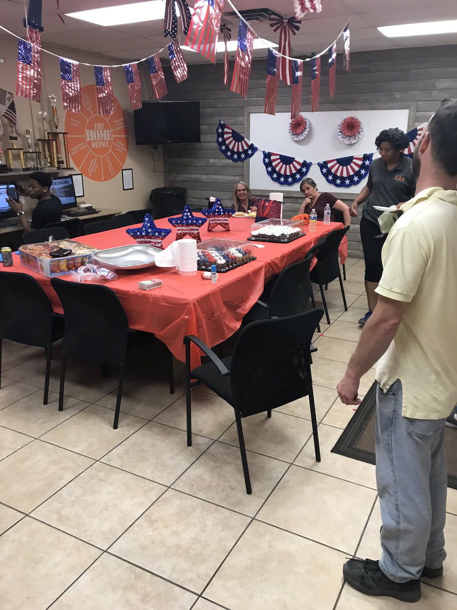 wilson_jeter's tweet photo. Memorial Day festivities 0704... @RecoWatson @SteveLingle3  @RSalemi @0704CeCe @AndrewHD0704 @The1ToniS @ https://t.co/qGOqImeLRG