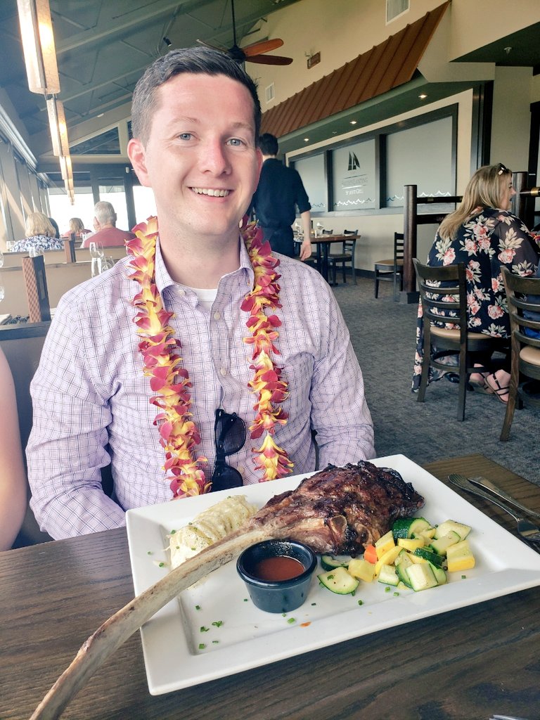 caspertheghoul_'s tweet photo. Got a bit of a burn at the graduation ceremony, but dinner with @AitsBenz and my amazing parents, who were proud enough to order this behemoth 32oz tomahawk steak for me, was one I won't forget. Now to prep for Long Beach! #1stGenGrad https://t.co/Sv53K51ie8