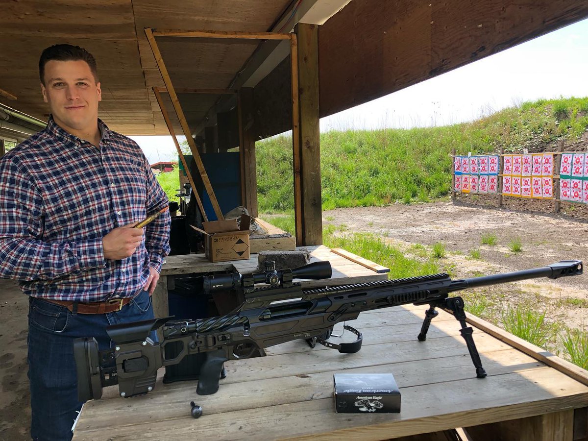 GunSilverdale's tweet photo. He’s got my vote! Come visit us today and try one of our shooting packages with @trustworthy_pete #meet&amp;greet #peterdyakowski #conservative #hamilton #responsibleGunOwners #firearmsafety #gunfun #nomorerain #sunsoutgunsout #gunrange4u https://t.co/gXEzhsKNUD