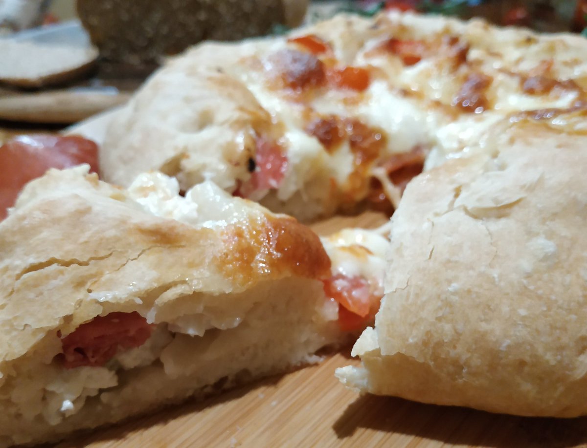 Orietta S Recipes On Twitter Sabato Pizzzza Margherita Con I Bordi Ripieni Di Salame E Ricotta Pizza Margherita Stuffed With Salami And Ricotta Cheese 25maggio Food Lovepizza Pizza Cucina Havenlust Https T Co 8aam84ufav