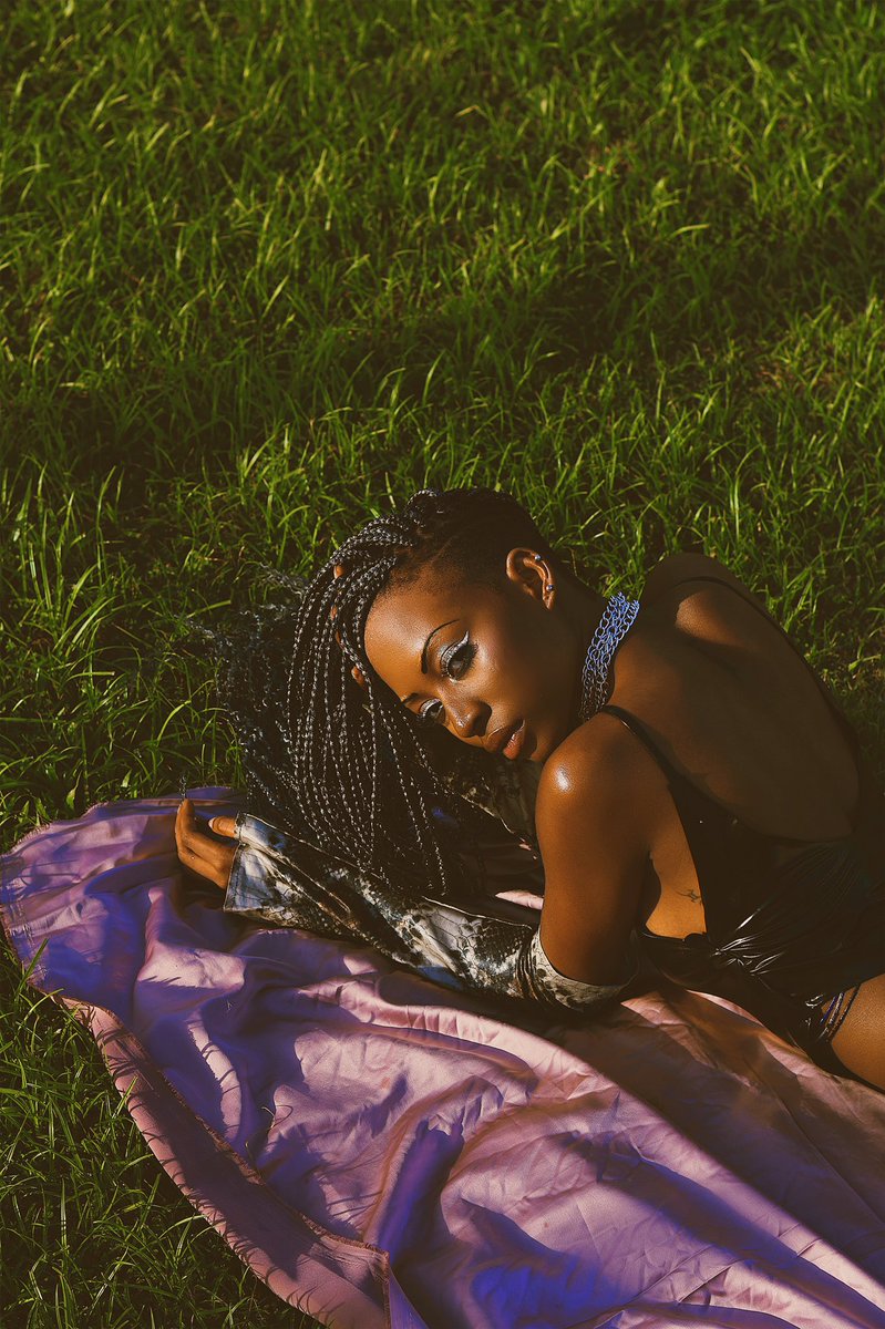 AshleyOkoli's tweet photo. 21. Fuck. 
Happy birthday to my crazy talented ass.
I love me &amp; thank you for loving me too. https://t.co/wUJfupuJOP