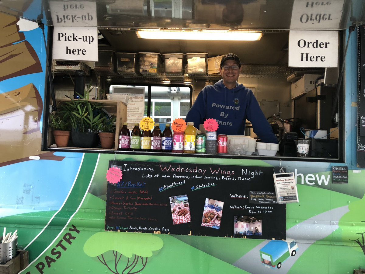 TheStephFlorian's tweet photo. #plantbasedvibes today #onthebeat @HyackFestival #HyackParade #HyackFestival @rollingcashew #TrendingNow #foodies #Tunein @NEWS1130 #OnLocation #FoodTruckDiaries #Vancouver https://t.co/BU6M72aKvo