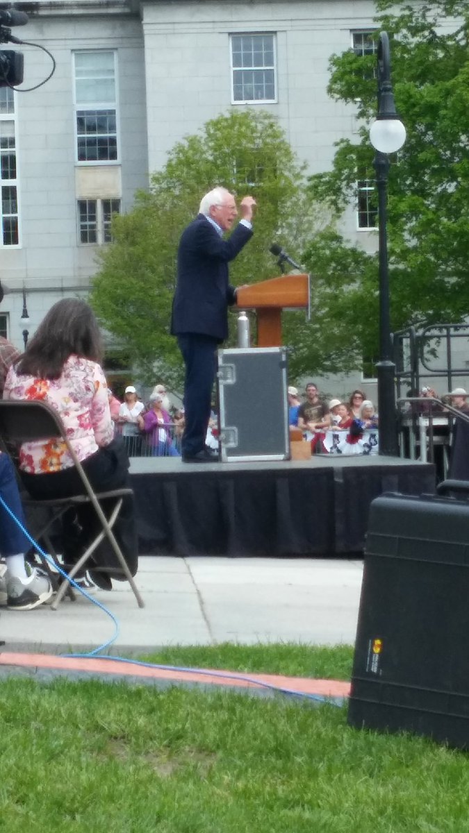 charlamanesbane's tweet image. The man, the myth, my Senator #berniesanders #Bernie2020 #BernieInVT