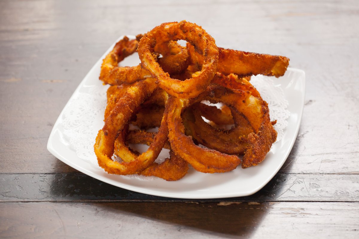 LA_Rockwell's tweet photo. Oh. So. Crunchy. 🤤
Try our Captain Crunch Onion Rings today and embrace the crumbs. Plus, it's Cerveza and Ceviche night! 🍺

 #CaptainCrunch #OnionRings #Appetizers #BarFood #Indulge #YOLO #RockwellTableandStage #ChefWayne #ChefLIfe #Foodie #ClassicswithaTwist https://t.co/GVtyzDQFPt