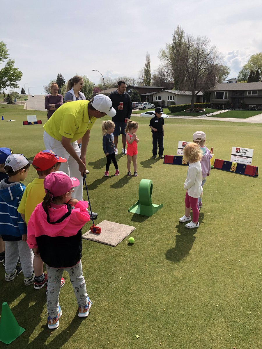 chambersgolf's tweet photo. Our @GolfCanada @GolfSK junior lessons @elmwoodgolf are in full swing today and working on putting this weekend! Finishing classes with cart rides and colouring pages #kidsgolf #juniorlessons #puttingpractice #cartrides #smileseverywhere #futurelinks https://t.co/NuQPD8vA1Z