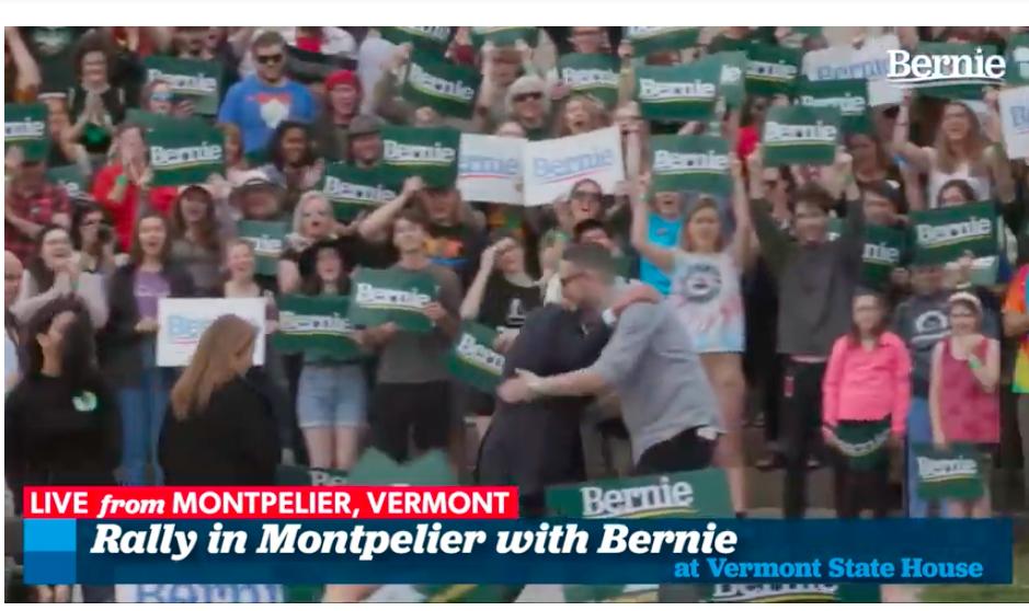 OaktownCogPsy's tweet image. #BernieInVT #Bernie2020 
@BernieSanders and @shaunking embrace as Bernie takes the stage, Montpelier Rally, Vermont.