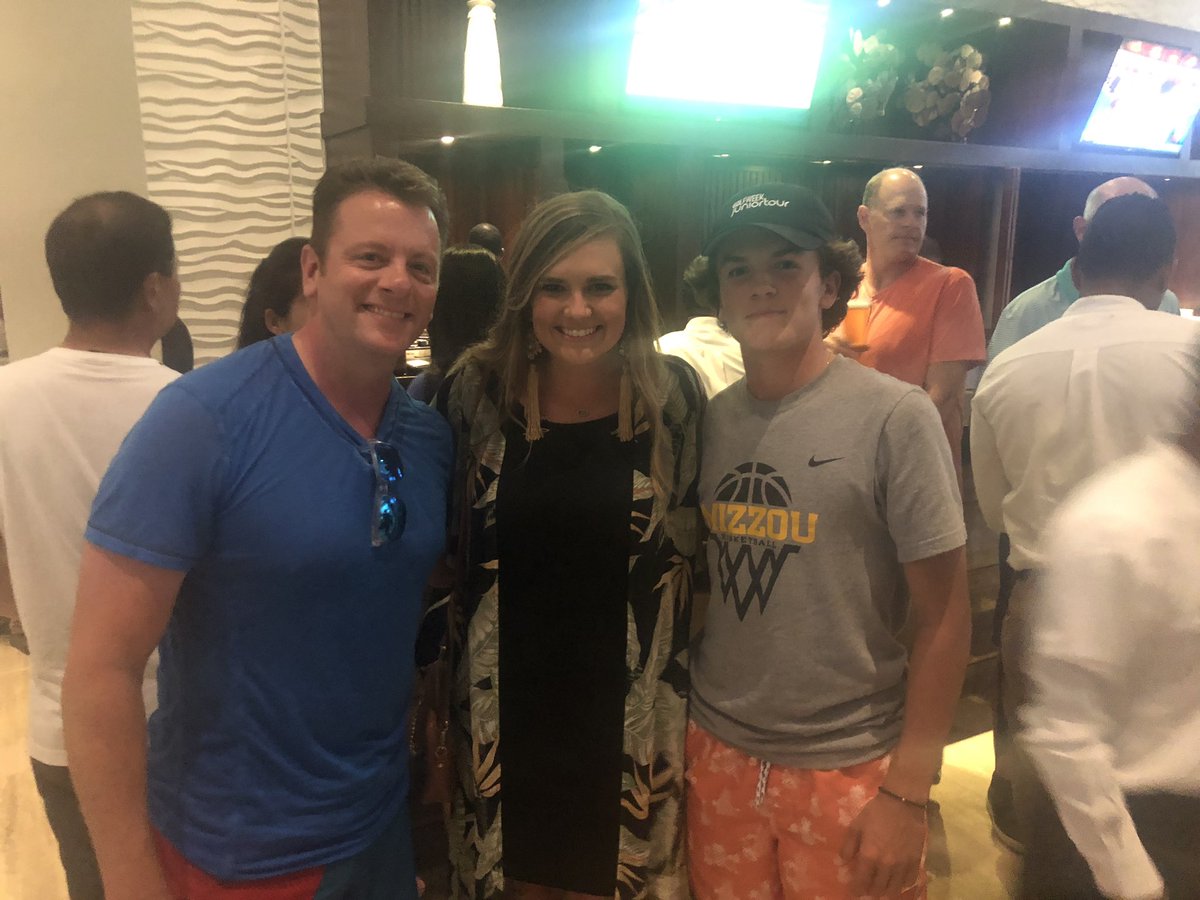 #DominicanJr <a href="/AJGAGolf/">AJGA</a> <a href="/SaderGolf/">Helias Golf</a> <a href="/RodKRCG13/">Rod Smith</a> Alex grinding at an international golf tournament at Corales in the Dominican Republic. T11 after day one shooting +2 (74) on a long and tough track! Gorgeous scenery!  #movingdaytomorrow