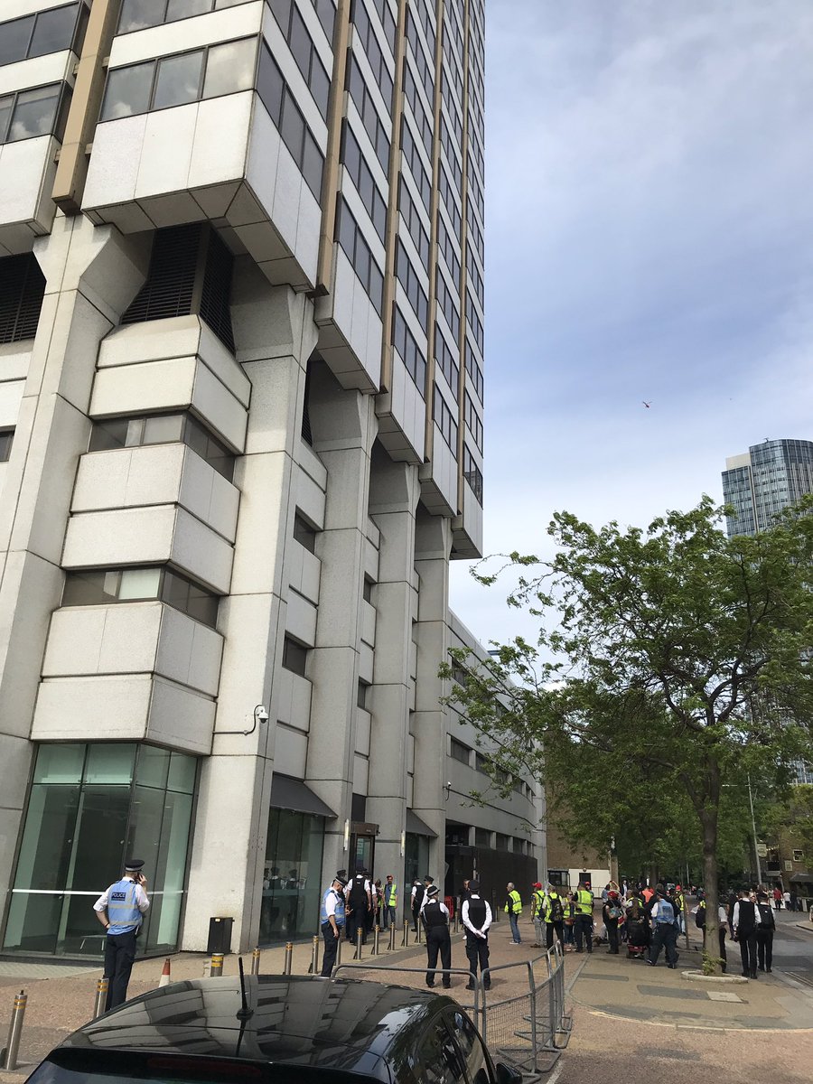gavin8's tweet photo. Passed a group of #Brexit supporters on #southbank. They’d marched to the @ITV building to demonstrate only to discover it’s been empty for quite some time... hehehe https://t.co/1J4A9Czmg0