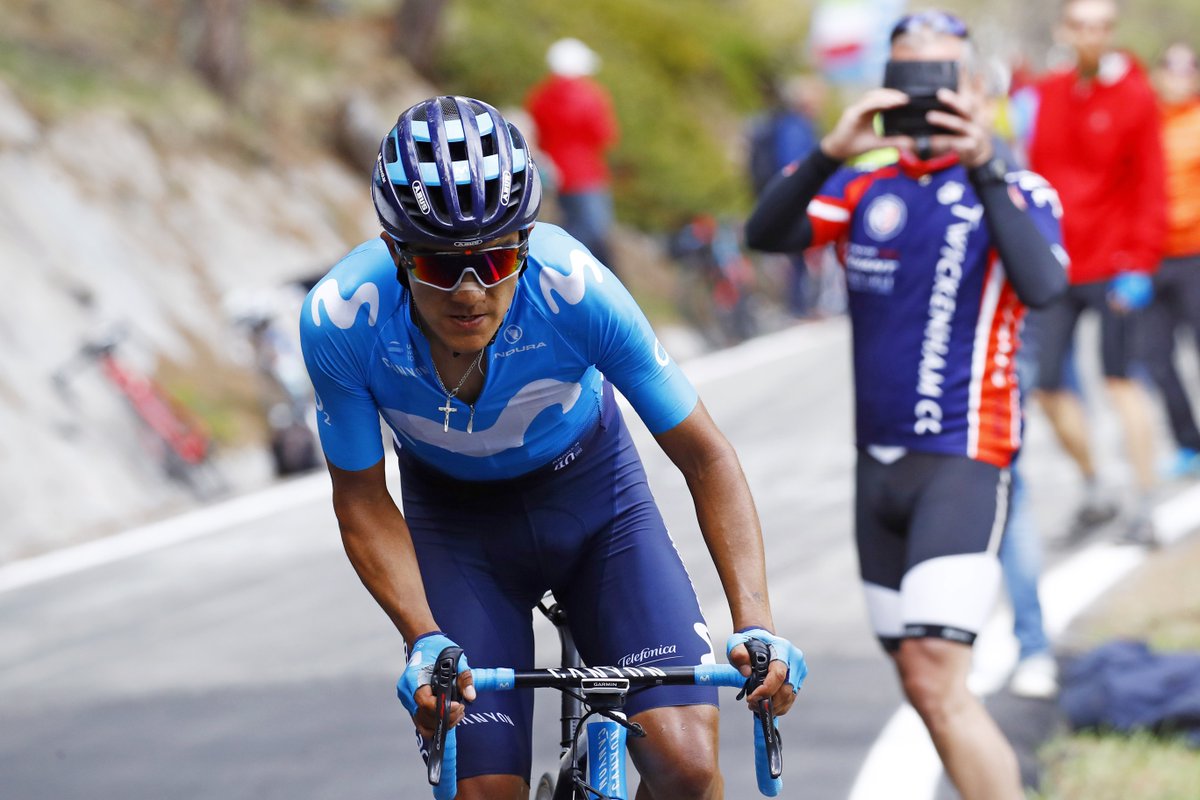 Con todos ustedes, el nuevo líder del #Giro de Italia. ¡Richard Carapaz! 😱💓💓💓 #VamosRichie 🇪🇨🚂 #RodamosJuntos