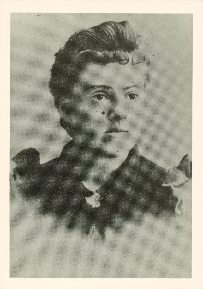 HistoryIT's tweet image. #HBD to Harriet Luella McCollum, one of the founders of Alpha Xi Delta Fraternity, born #OTD in 1874 @alphaxidelta #AXiD #AlphaXiDelta alphaxidelta.historyit.com/founder-detail…
