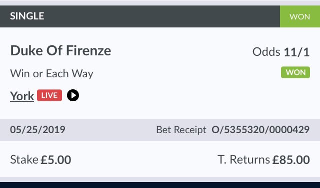natep_7's tweet photo. When u know nothing about horse racing and chuck a free £5 on a horse because of the racing pose predictor and wins at 16/1... £85 for beer tokens #DukeOfFirenze 🏇🏼💷 https://t.co/czVERIUvQz