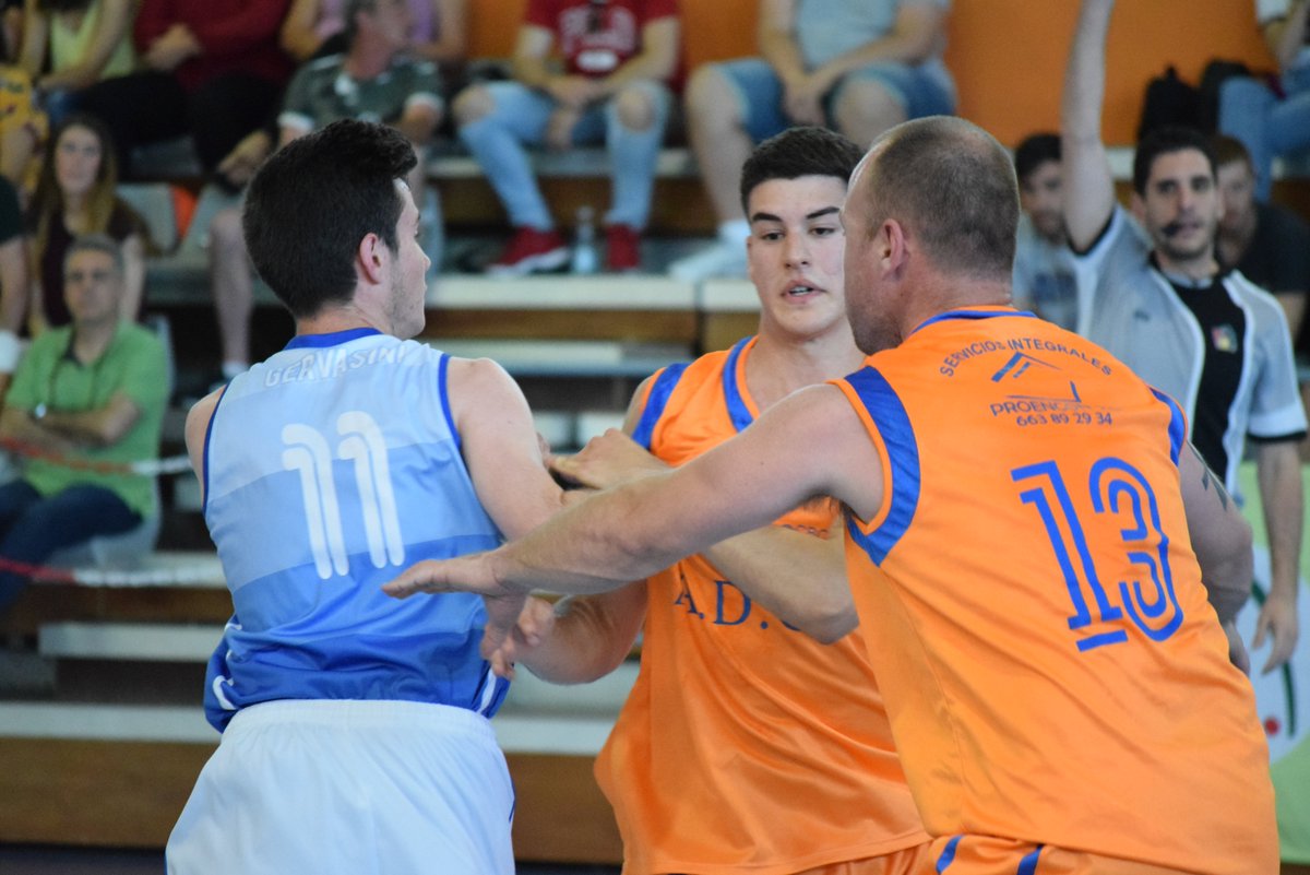 🏆 #FINALa42ªSENMAS2019⛹️‍♂️
📍 <a href="/aytoguillena/">AYUNTAMIENTO DE GUILLENA</a>
🏟️ Pabellón "La Villa"
📆1ª Semifinal
🎟️ <a href="/cdbguillena/">CDB Guillena</a> 
🕓17:00 h Final 1er Tiempo
🏀<a href="/CDBSSP/">CD Sevilla San Pablo</a> 17🆚<a href="/CBCarmona1/">C.B. Carmona</a> 17
📱Sigue el partido en vivo con📈estadísticas📘
completas con la app Afición FAB