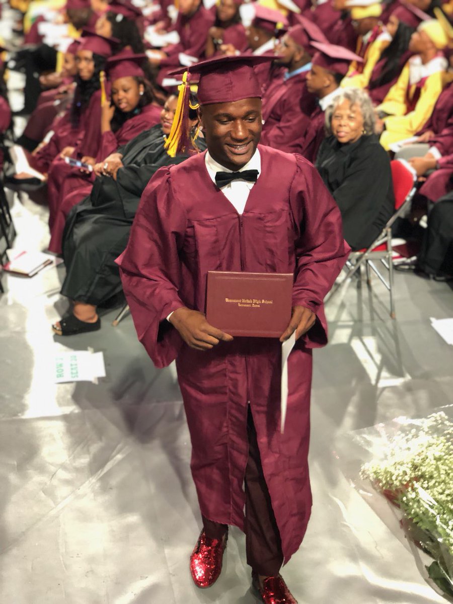 savaggeee30's tweet image. beat the odds, did the numbers AND remained humble🙏🏾 #ClassOf2019  #ripgg😪