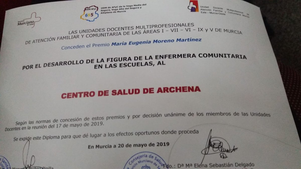 Area6VegaMedia's tweet photo. 🏆  Premio “Mª Eugenia Moreno Martínez”  de la  Unidad Docente De MFyC De Murcia 2.019 por el desarrollo de la figura de la Enfermera Comunitaria en las Escuelas concedido al CENTRO DE SALUD DE ARCHENA.
Enfermeras tutoras y residentes EIR recogen el premio.😘

Enhorabuena ‼️👏 https://t.co/klNVyu3kzc