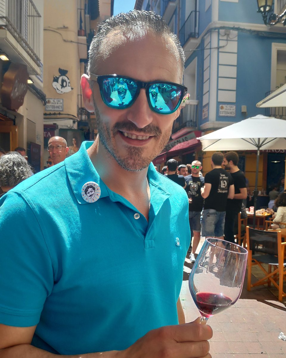 RDistribucion's tweet photo. Catando nuevos vinos en la calle del tubo, Zaragoza #eltubodezaragoza #eltubo #calledeltubo #zaragoza #cariñena #gastronomia #laprospe #condeduque #lamoraleja #chueca #ponzano #chamberi #cavabaja #barriodesalamanca #malasaña #majadahonda #pozuelo #mostoles #madridmola #lalatina https://t.co/3i9sq8kP74