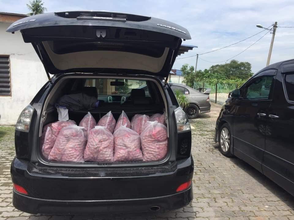 hafiz_masri1's tweet photo. Assalamualaikum peminat bola daging homemade..nak dptkn offer meatball harga terlajak junam???

harga biasa market meatball sekarang..
100biji (1paket) = RM35

sy skrg buat harga terlebih junam...100biji (1paket) =RM25 SAHAJA!!!

YE RM25 SAHAJA!! 👍🏻👍🏻
cepat2 grab peluang nie !!! https://t.co/77vj1frS9V