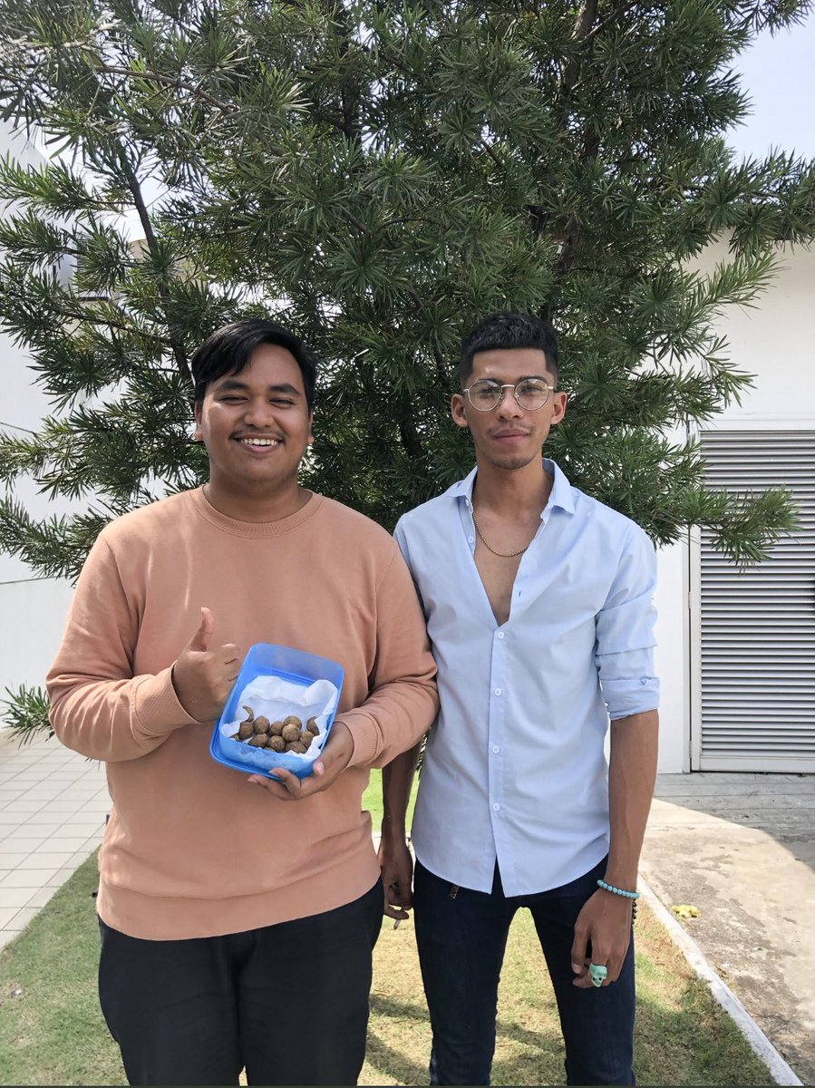 hafiz_masri1's tweet photo. Assalamualaikum peminat bola daging homemade..nak dptkn offer meatball harga terlajak junam???

harga biasa market meatball sekarang..
100biji (1paket) = RM35

sy skrg buat harga terlebih junam...100biji (1paket) =RM25 SAHAJA!!!

YE RM25 SAHAJA!! 👍🏻👍🏻
cepat2 grab peluang nie !!! https://t.co/77vj1frS9V