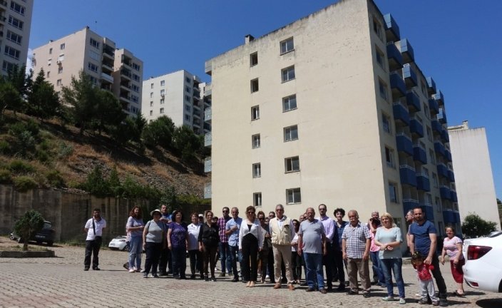 yedihaber1's tweet image. Narlıdere'deki Kooperatiflerde Yıkım Gerginliği #İzmir #Narlıdere #yedihaber yedihaber.com/2019/05/25/nar…