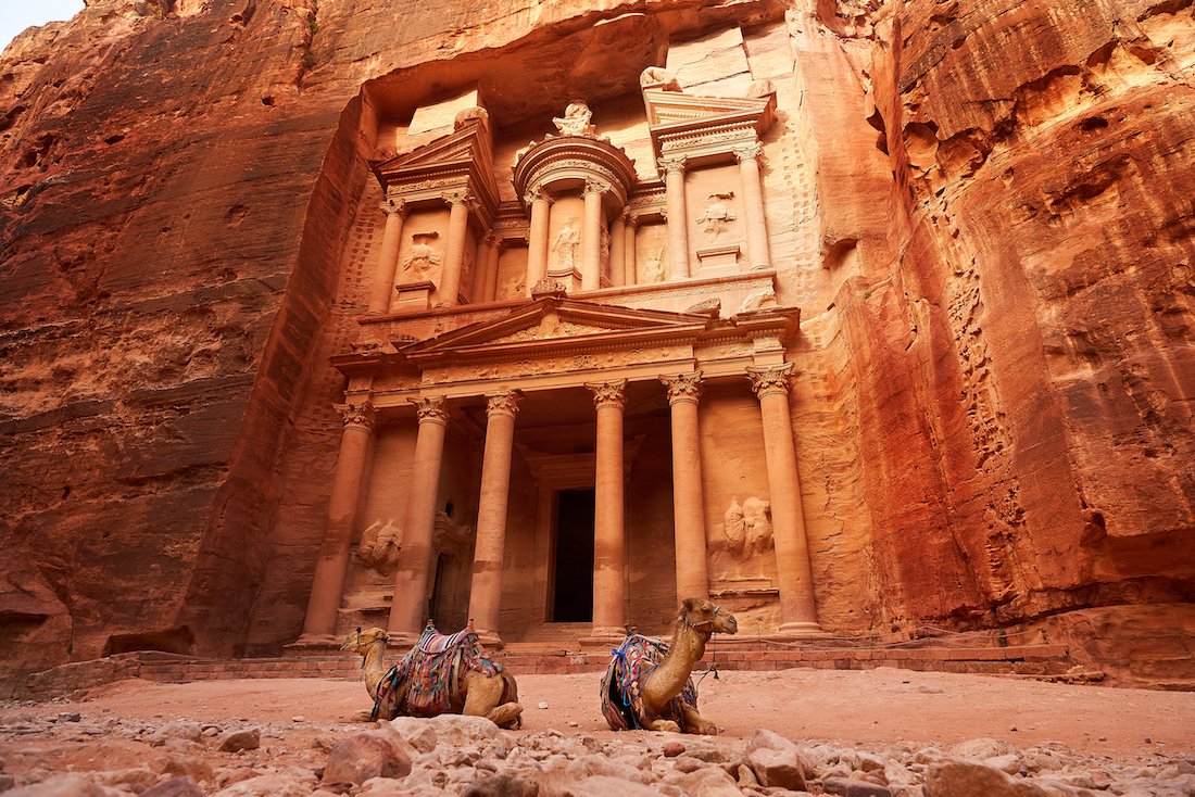 #ancientruins "Petra", Jordan. A city built in the 4th century BCE, is unlike any other site on earth. #smartravel #weguideyou