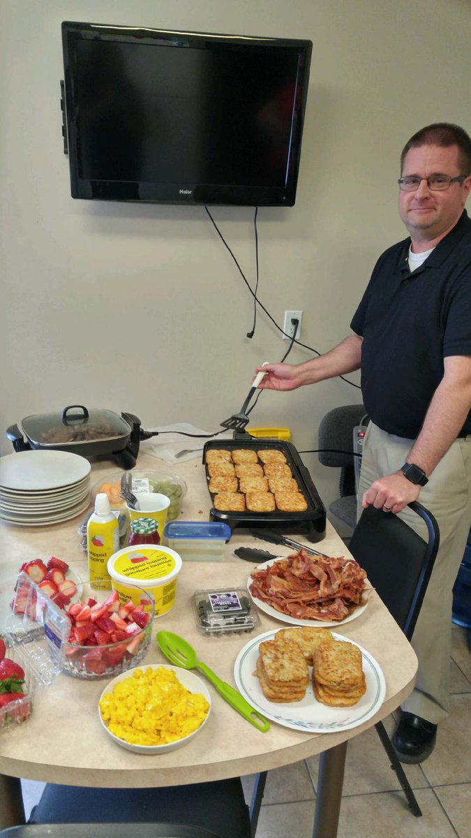 wtccomm's tweet photo. What's the best meal of the day?
Why brunch of course!

#wtccomm #potluck #brunch https://t.co/3rie0XCf10