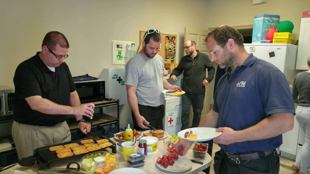 wtccomm's tweet photo. What's the best meal of the day?
Why brunch of course!

#wtccomm #potluck #brunch https://t.co/3rie0XCf10