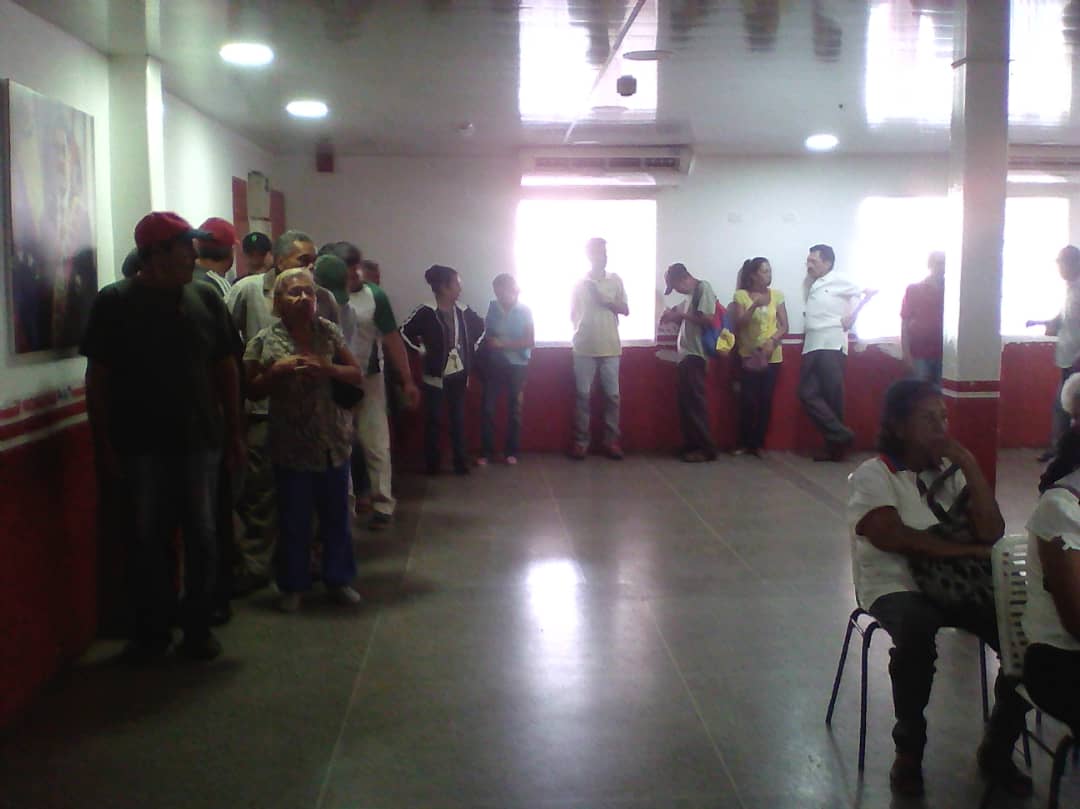 FsmMonagas's tweet photo. Registro #ChambaMayor fortaleciendo las Misiones Orientadas por Nuesto Presidente @NicolasMaduro y Nuestra Gob. @yelitzePSUV_ de la mano con la @FsmMonagas desde la parroquia San Simón.
@DrodriguezVen, @psuvaristobulo, @JMariarosa, @MariaVallenil15, @VTVcanal8, https://t.co/FFpHqk0twA