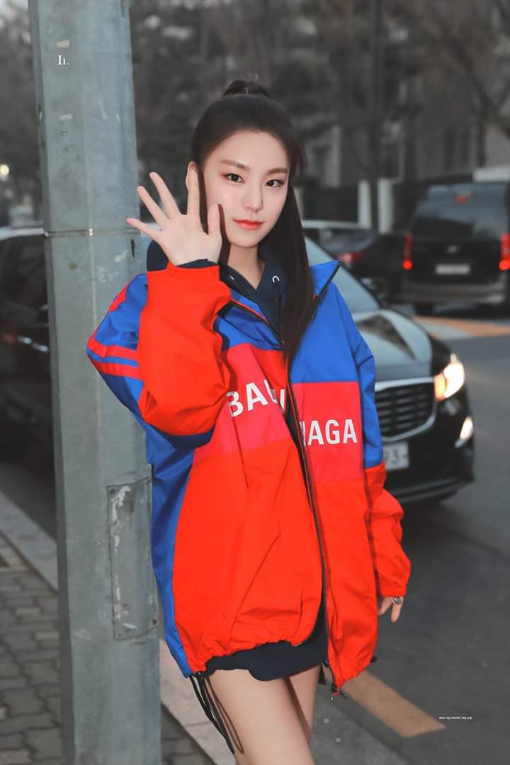 GG_MMAL_MMM's tweet photo. HAPPY YEJI DAY.. หลัวโตขึ้นอีกแล้วรักหลัวคนนี้จัง..❤🎂
#HAPPYYEJIDAY https://t.co/KaeZKGg37I