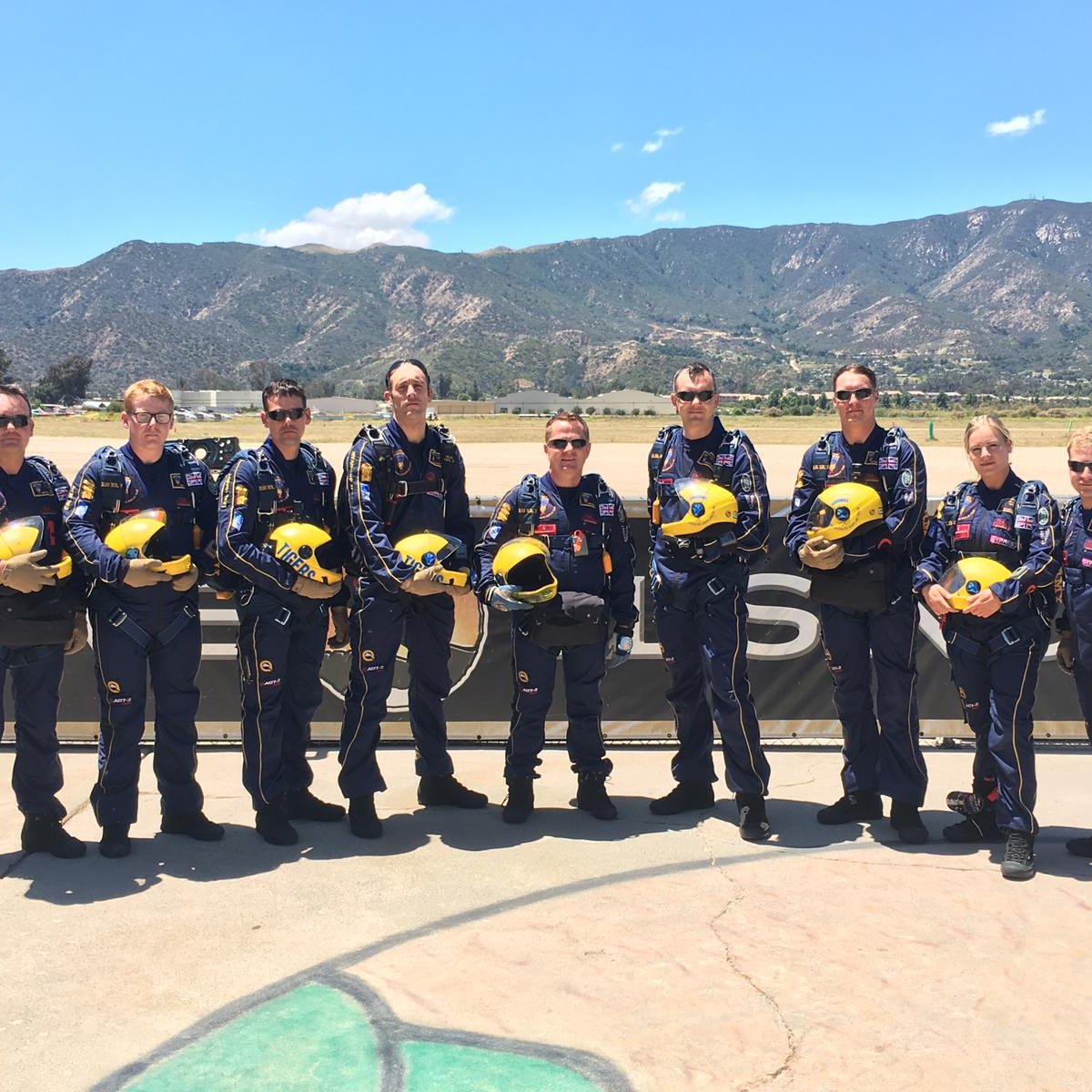TigersFFT's tweet photo. As we're nearing the end of our team training, we have one more day of jumping at Skydive Elsinore and then we're off to see @ArmyGK, We can't wait to get there and get jumping with them!!! #skydive #freefall #parachute #display #teamwork #teamtraining #TIGERS #workhardplayhard https://t.co/ZRsp5Lu5Id
