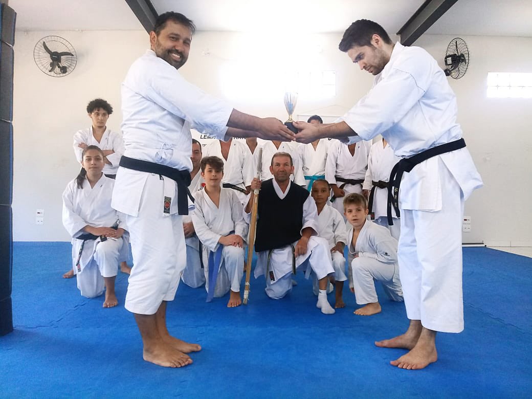 senkikanbrasil's tweet photo. Mais um ótimo treino de sábado e competição. Amanhã tem mais 😊
#karate #shotokan #tradicional #jka #fpktradicional #cbkt #itkf #kata #kumite #artesmarciais #martialarts #budo #karateforlife #cidadedutra #interlagos #interlagossp #interlagoscity https://t.co/2fYmXEC1XT