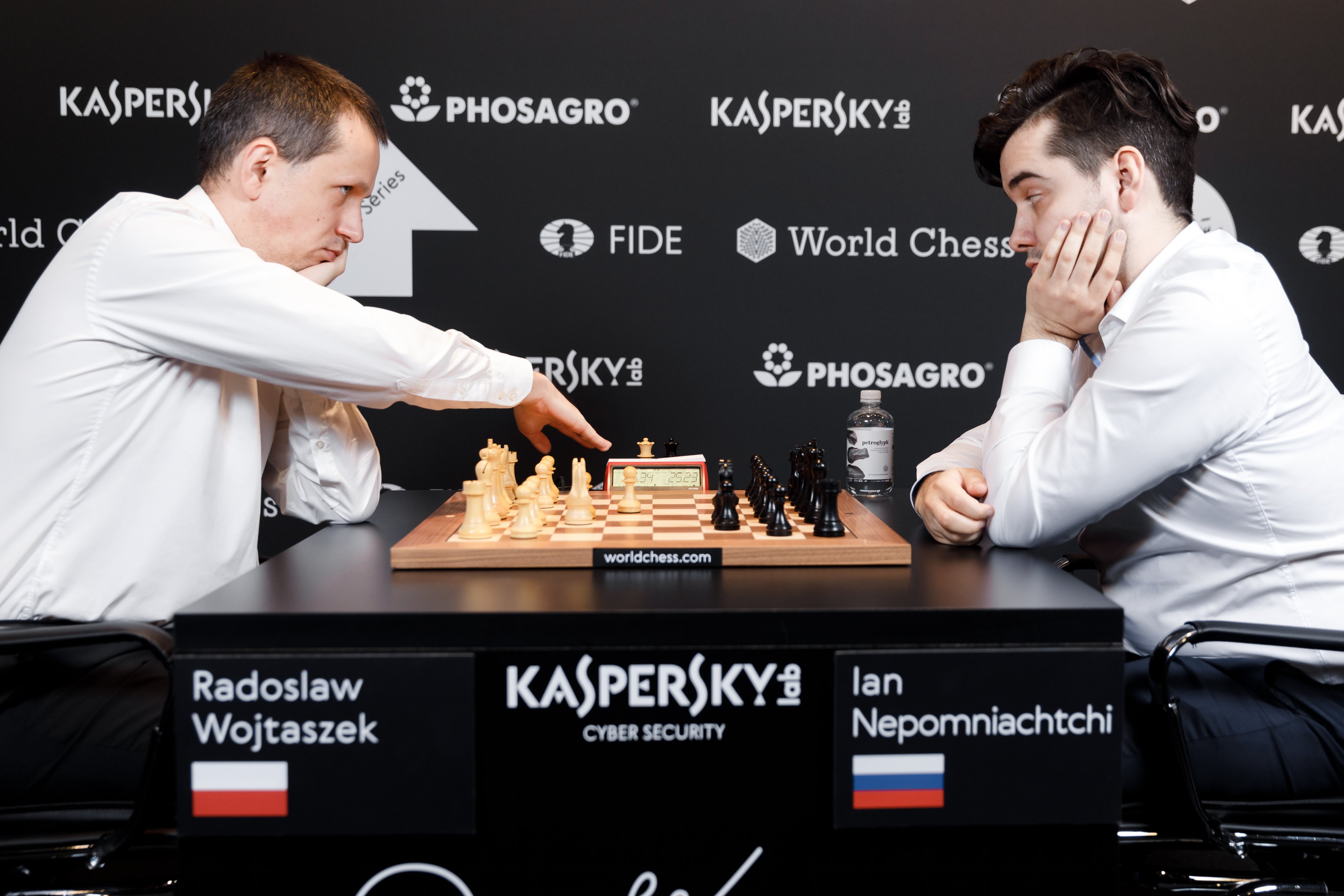 International Chess Federation on X: In the longest tiebreak of  #GrandPrixFIDE, Ian Nepomniachtchi eliminated Radoslaw Wojtaszek and joined  his compatriot Alexander Grischuk in the final. There are no games on May  26.