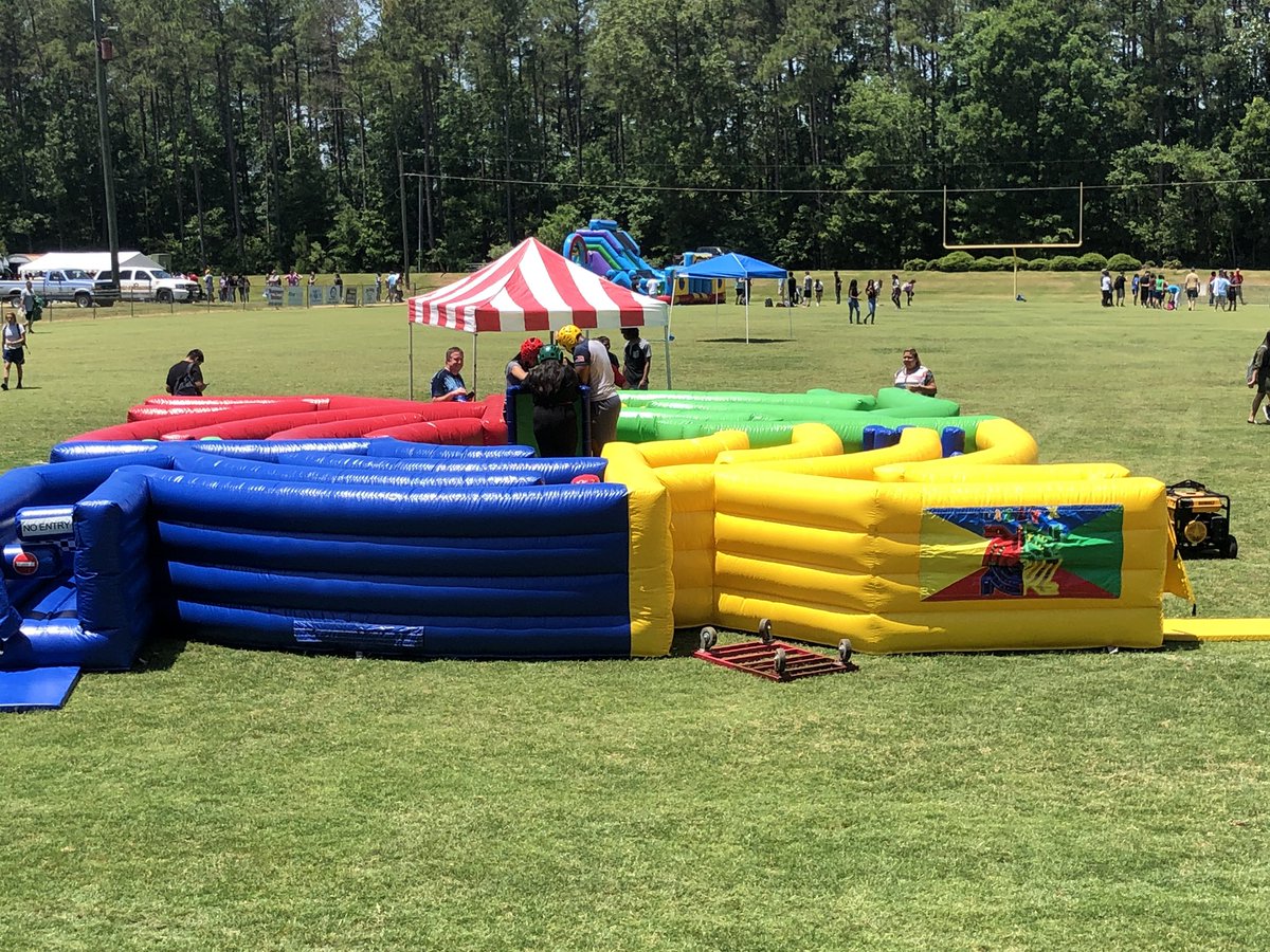 _Robledo_E's tweet photo. Had a great time yesterday with our students! #EMHSREACH #ImagineMCS22 https://t.co/YvmJSuVOJJ